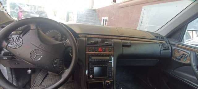 Mercedes-Benz E-Класс II (W210, S210) Рестайлинг 320 3.2 AT