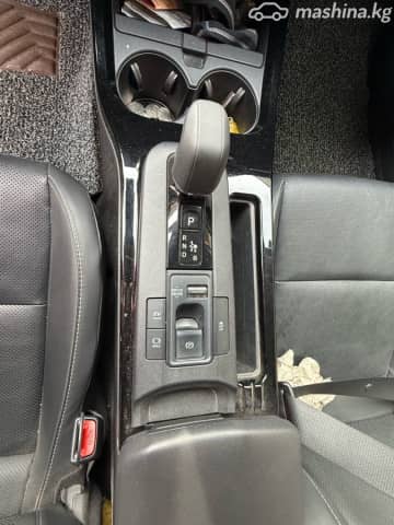 Toyota Prius V (XW60) PHV 2.0hyb AT