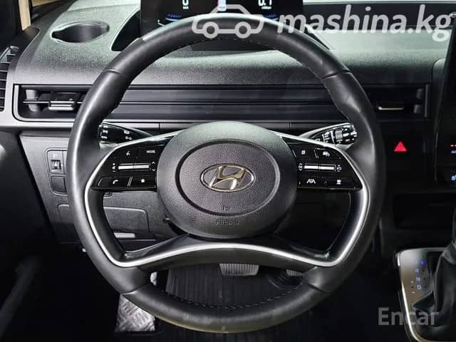 Hyundai Staria 2.2d AT 4WD