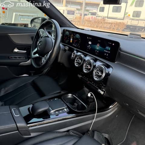 Mercedes-Benz A-Класс IV (W177) 200 1.3 AMT