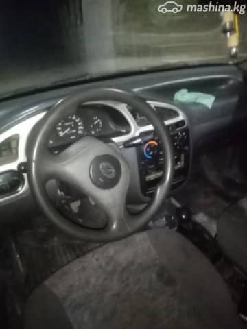 Chevrolet Lanos I 1.5 MT