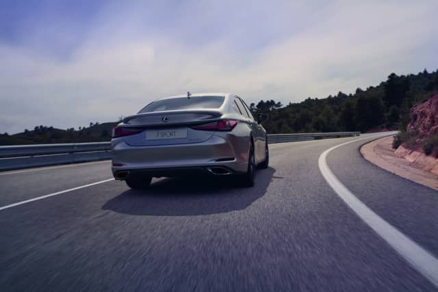 Lexus ES VII Рестайлинг 250 2.5 AT