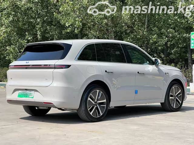 LiXiang L6 1.5hyb AT 4WD