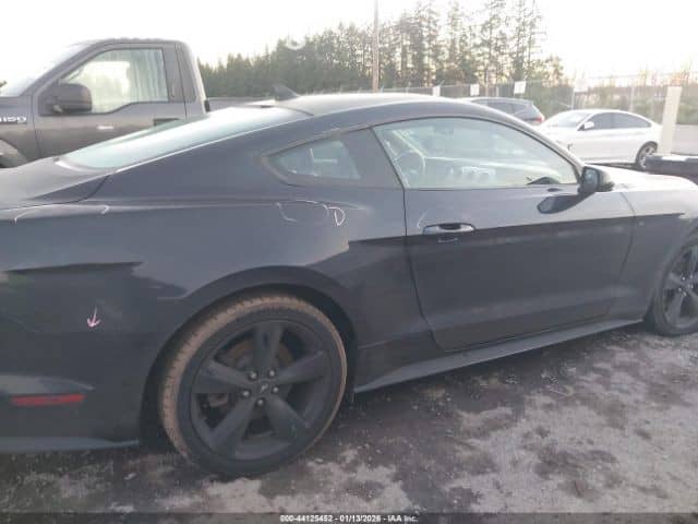 Ford Mustang VI Рестайлинг 2.3 AT
