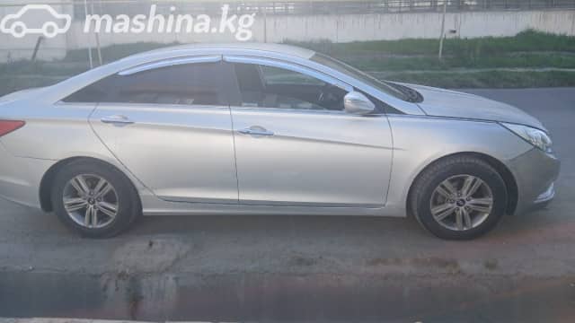 Hyundai Sonata VI (YF) 2.0 AT Газ