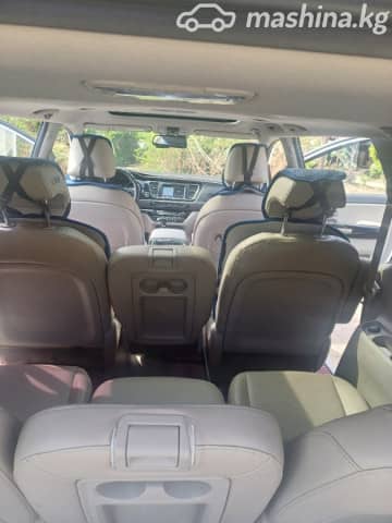 Kia Carnival III 2.2d AT