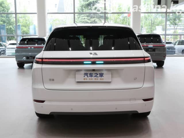 LiXiang L7 Рестайлинг 1.5hyb AT 4WD
