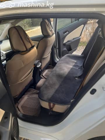 Toyota Prius IV Рестайлинг (XW50) 1.8hyb AT
