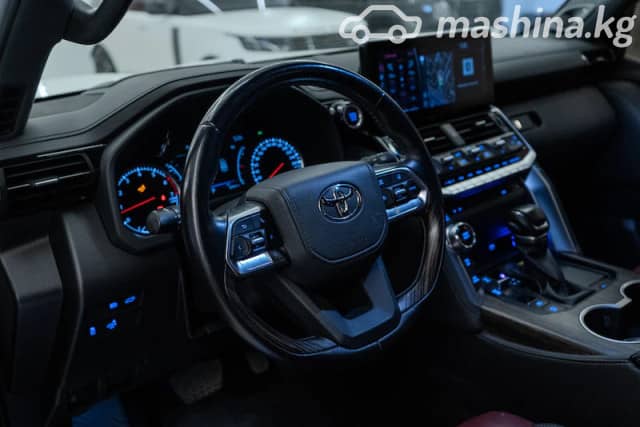 Toyota Land Cruiser 300 Series 4.0 AT 4WD