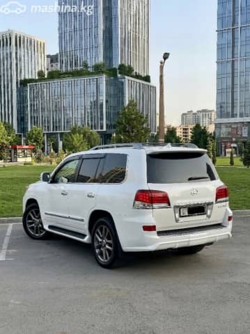 Lexus LX III 570 5.7 AT 4WD