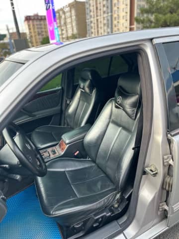 Mercedes-Benz E-Класс II (W210, S210) Рестайлинг 240 2.6 AT