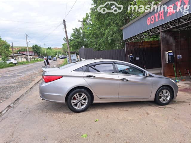 Hyundai Sonata VI (YF) 2.0 AT Газ