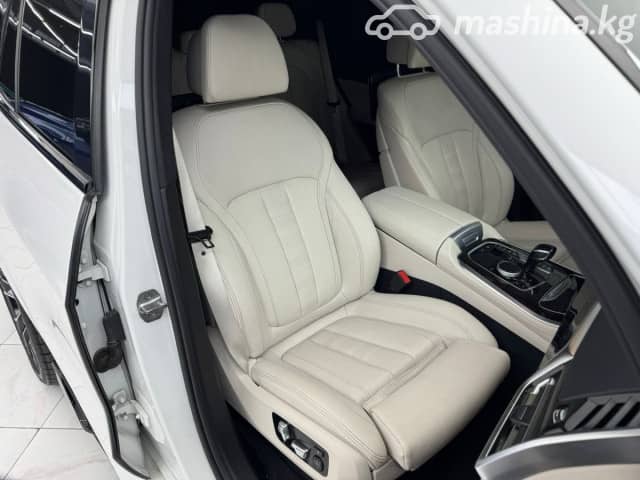 BMW X5 IV (G05/G18) 50i 4.4 AT 4WD