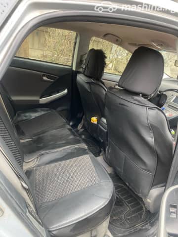 Toyota Prius III (XW30) 1.8hyb AT