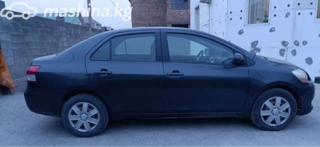 Toyota Yaris II Рестайлинг 1.5 AT