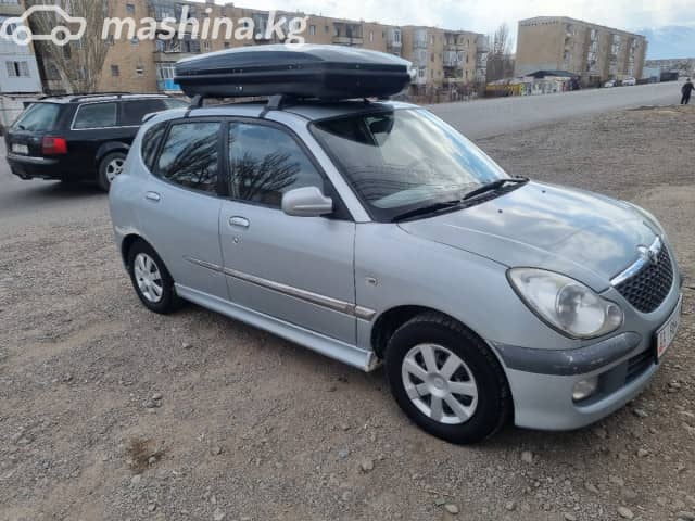 Daihatsu Storia 1.3 MT