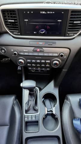 Kia Sportage IV Рестайлинг 2.0d AT 4WD