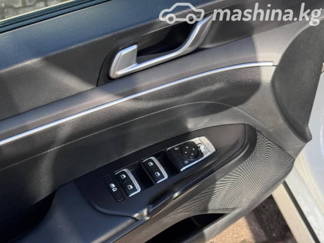Kia K5 III LPi 2.0 AT