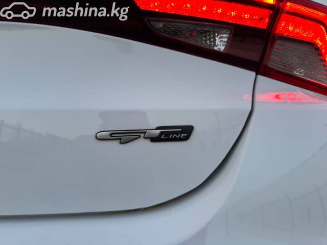 Kia K5 III 1.6 AT 4WD