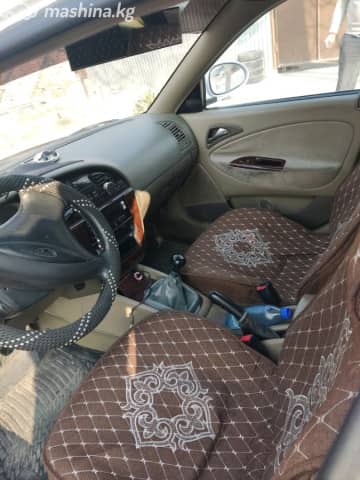Daewoo Nubira II 1.5 MT