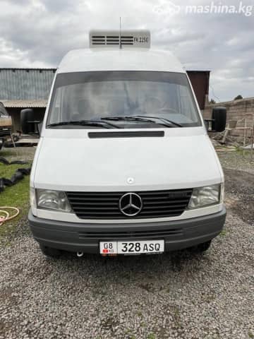 Mercedes-Benz Фургон (6х2)