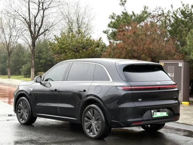 LiXiang L6 1.5hyb AT 4WD