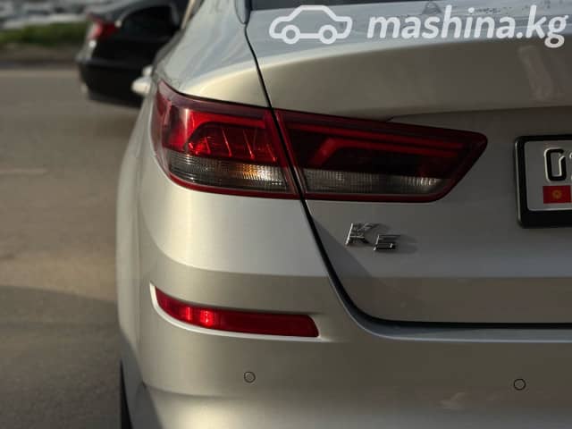 Kia K5 II 2.0 AT
