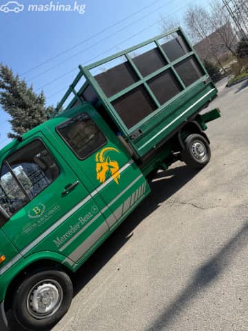 Mercedes-Benz Бортовой (4х2)