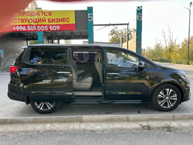 Kia Carnival III 2.2d AT