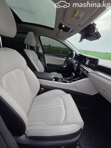 Kia K5 III 2.5 AT