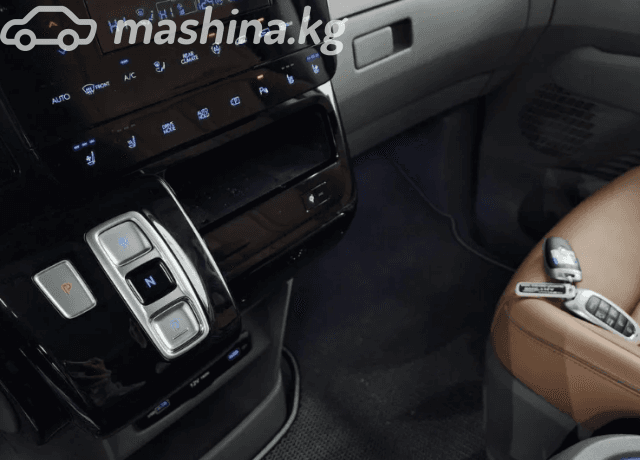 Hyundai Staria 2.2d AT