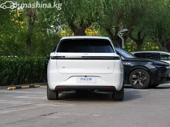 LiXiang L6 1.5hyb AT 4WD