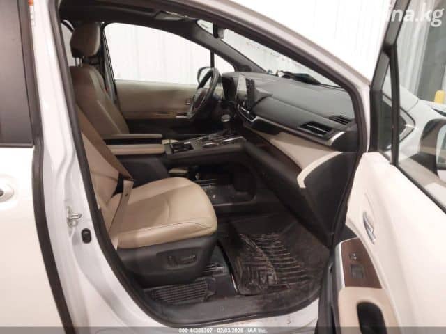 Toyota Sienna IV 2.5hyb AT