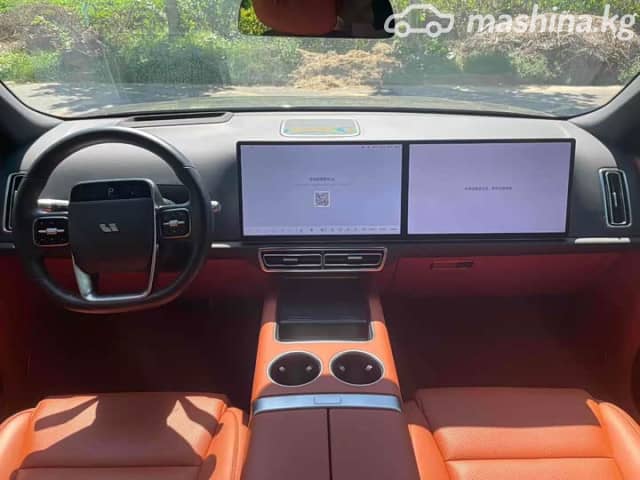 LiXiang L8 Pro 1.5hyb AT 4WD