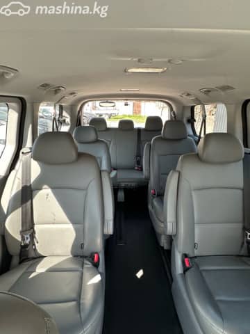 Hyundai Starex (H-1) II Рестайлинг 2 2.5d AT 4WD