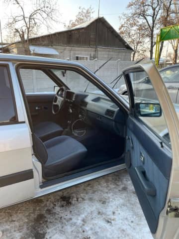 Audi 80 III (B2) 1.8 MT