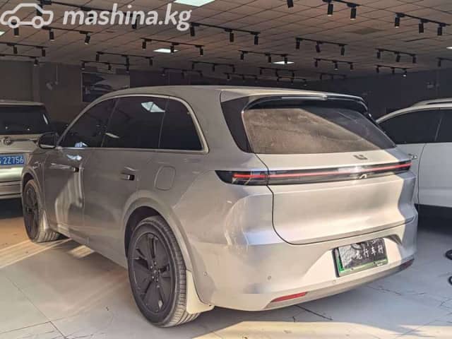 LiXiang L6 1.5hyb AT 4WD