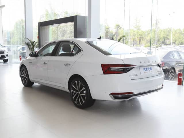 Skoda Superb III 1.4 AT