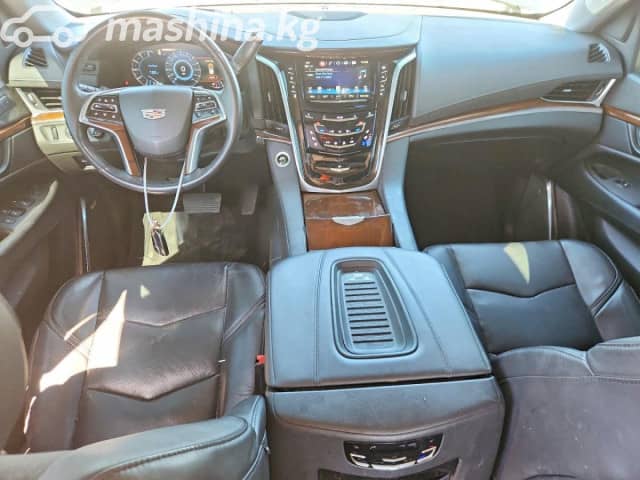 Cadillac Escalade IV 6.2 AT 4WD