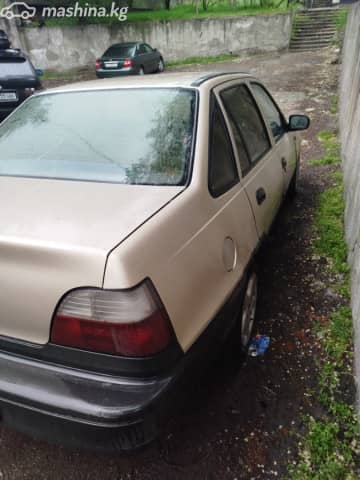 Daewoo Nexia I 1.5 MT