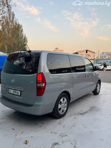 Hyundai Starex (H-1) II Рестайлинг 2 2.5d AT
