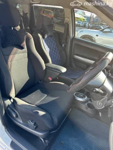 Toyota Ist I 1.3 AT