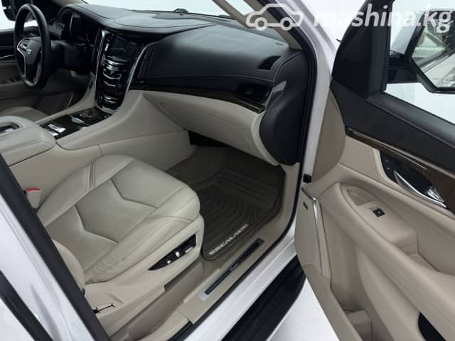 Cadillac Escalade IV ESV 6.2 AT 4WD