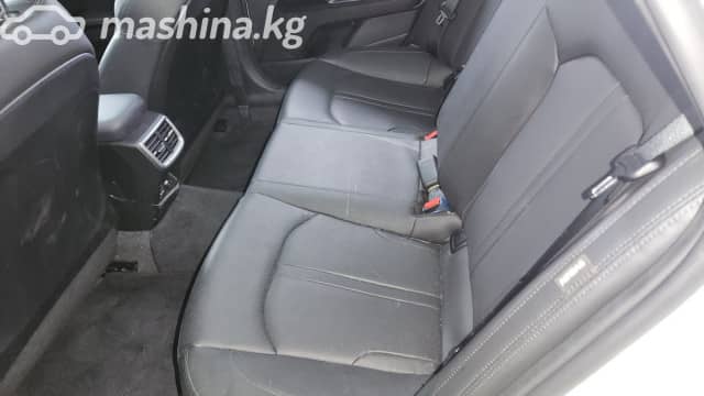 Kia K5 III LPi 2.0 AT