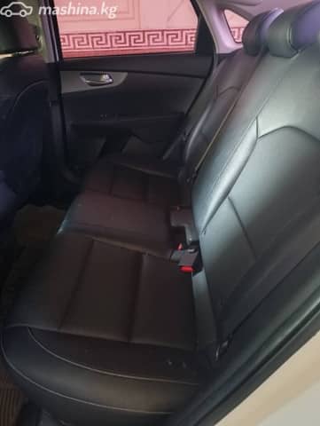Kia K5 III 1.6 AT 4WD