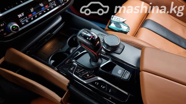 BMW M5 VI (F90) 4.4 Steptronic xDrive