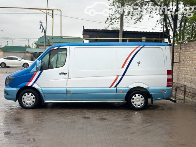 Mercedes-Benz Фургон (4х2)