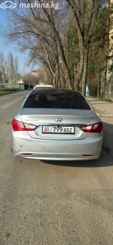 Hyundai Sonata VI (YF) 2.0 AT Газ