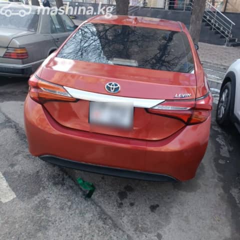 Toyota Corolla XI (E160, E170, E180) Рестайлинг 1 1.8hyb CVT