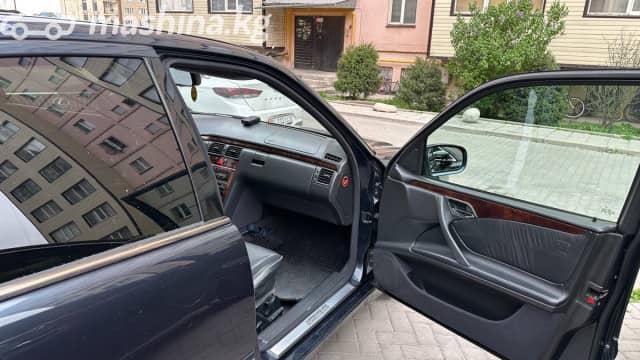 Mercedes-Benz E-Класс II (W210, S210) Рестайлинг 320 3.2 AT